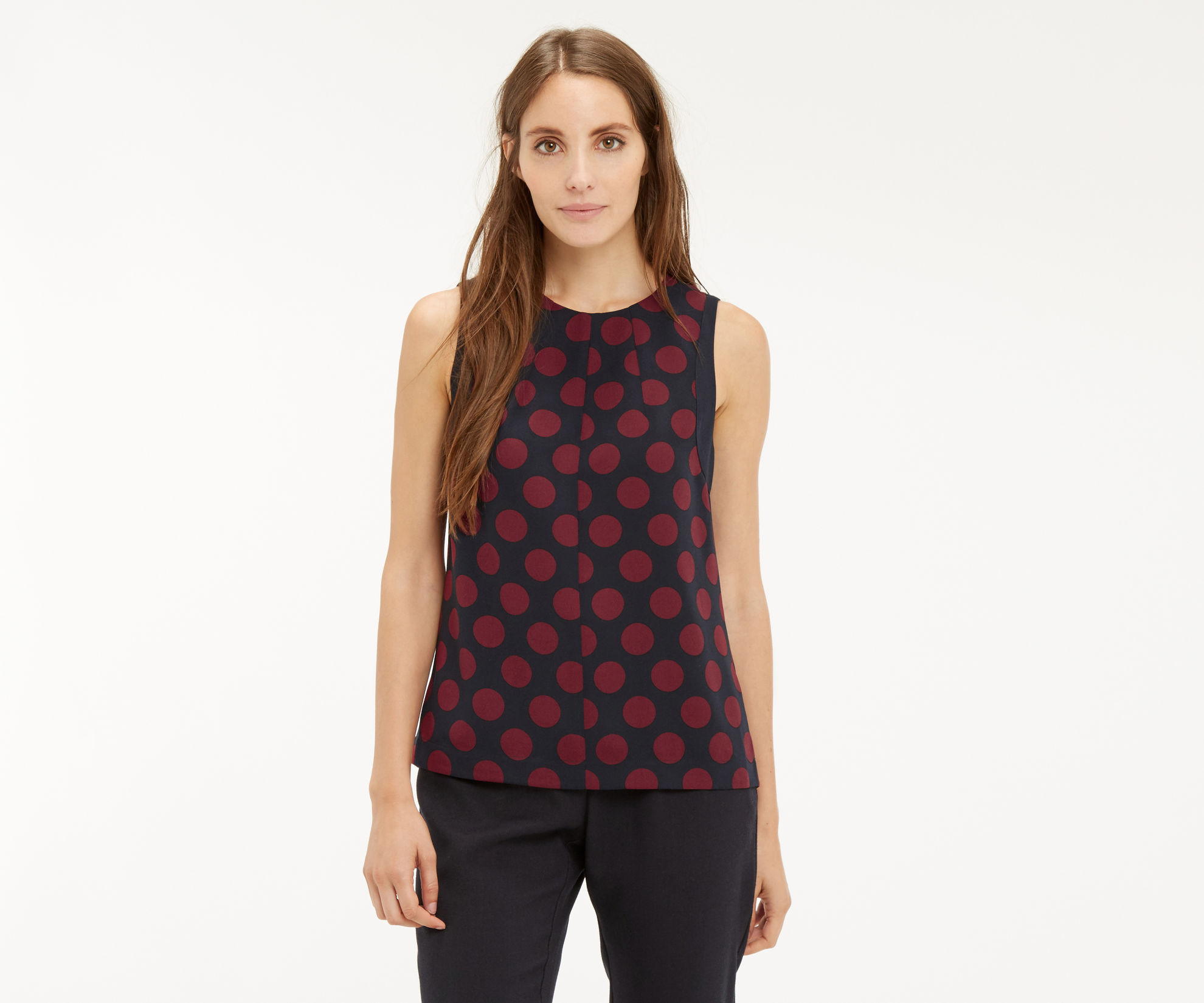 SPOTTED SLEEVELESS TOP